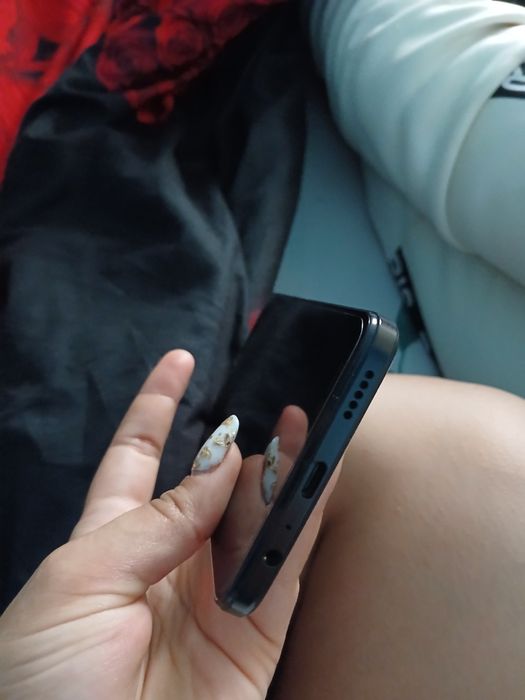 Vând honor 90 smart