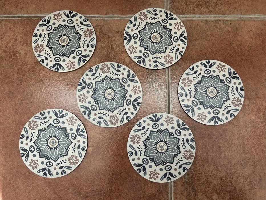 Подложки за чаши