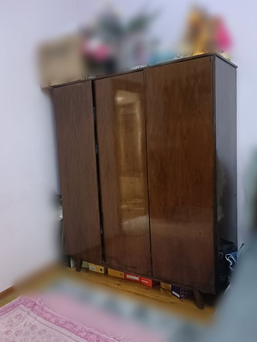 Shkaf, kiyimlar uchun garderob, Rossiyada ishlab chiqarilgan