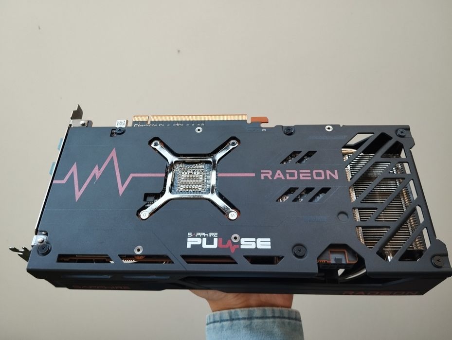 Sapphire pulse AMD Radeon RX 6600 XT GAMING OC 8GB