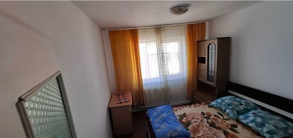 DE VANZARE Apartament 3 camere centru