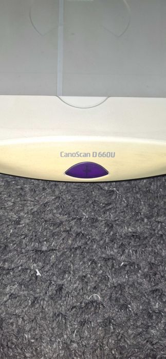 Скенер CanoScan D660u