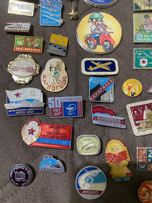 Продам коллекцию значков времен СССР