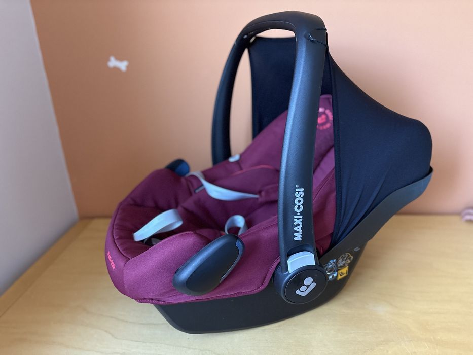 Столче за кола Maxi-Cosi Rock i-Size 45–75 см (0–12 кг) – отлично състояние