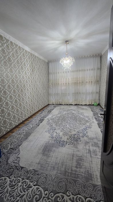 Srochno sotiladi sergelida 3 xona 77 kv uy