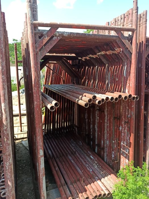 Schelă metalică, betoniera, schelă de interior