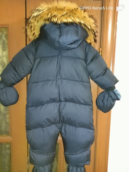 Продам детский зимний комбинезон.