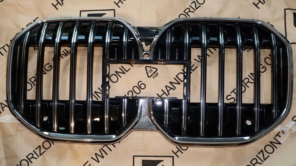 BMW 7 G70 радиаторна решетка