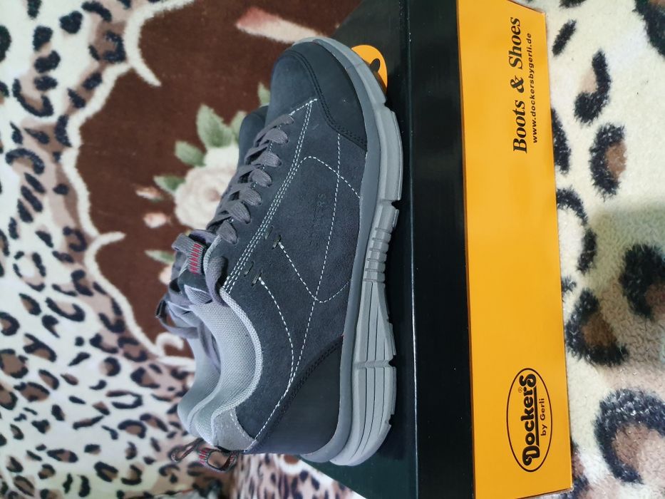 Vand pantofi DockerS