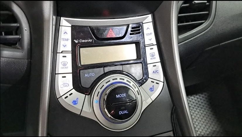 Hyundai Elantra звоните пишите
