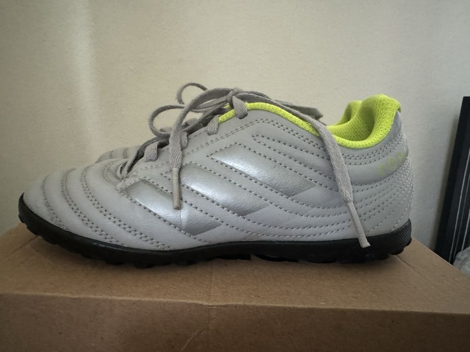 Детски футболни бутонки и стоножки Nike и Mizuno