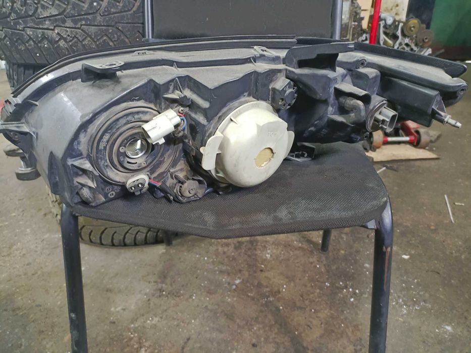 Фары Subaru outback 2008-9 USA американец