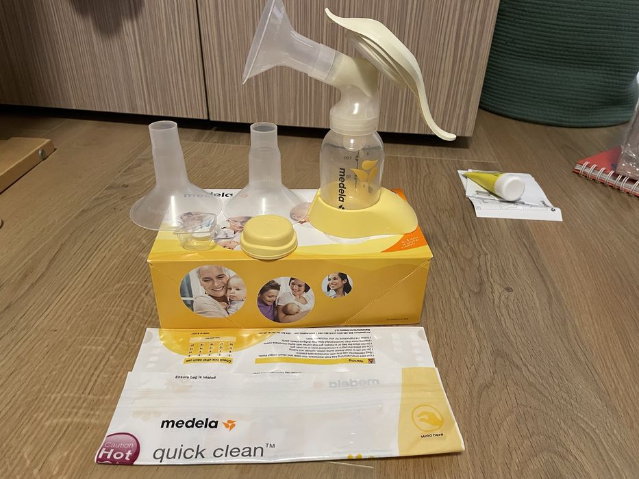 Medela Harmony ръчна двуфазна помпа за кърма + аксесоари