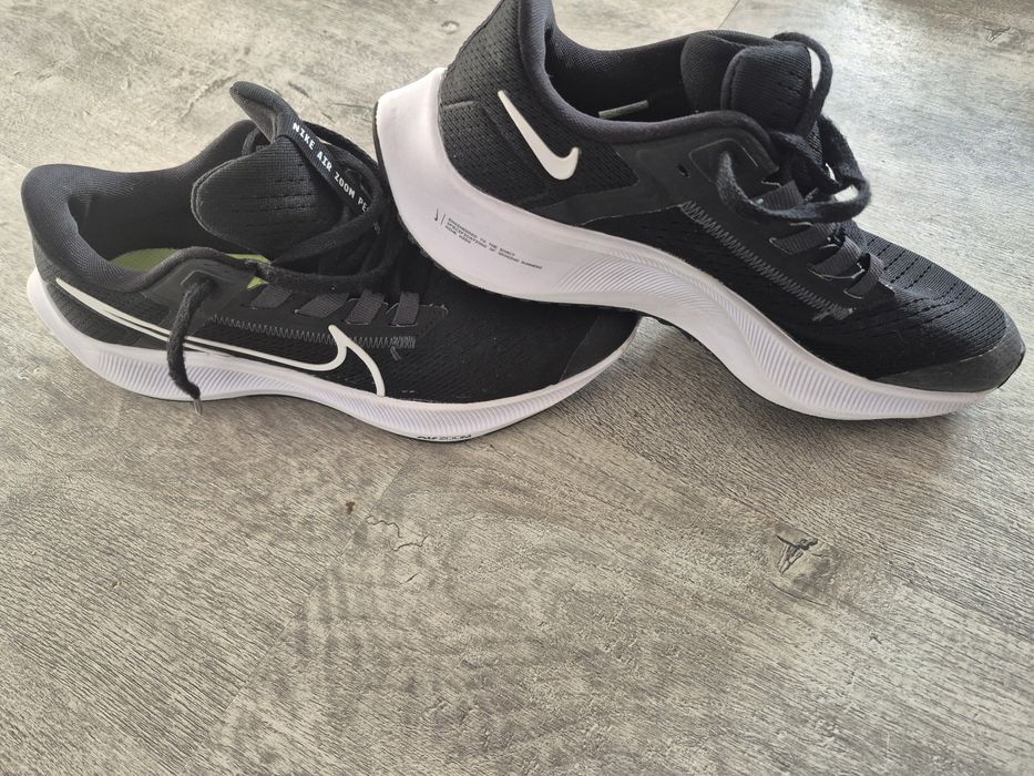 Niki damă 38 pentru mai multe detalii sunați la nr de tel