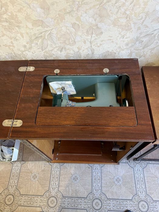 Швейная машинка Чайка-2