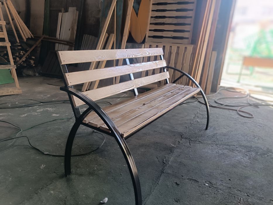 Скамейки уличные