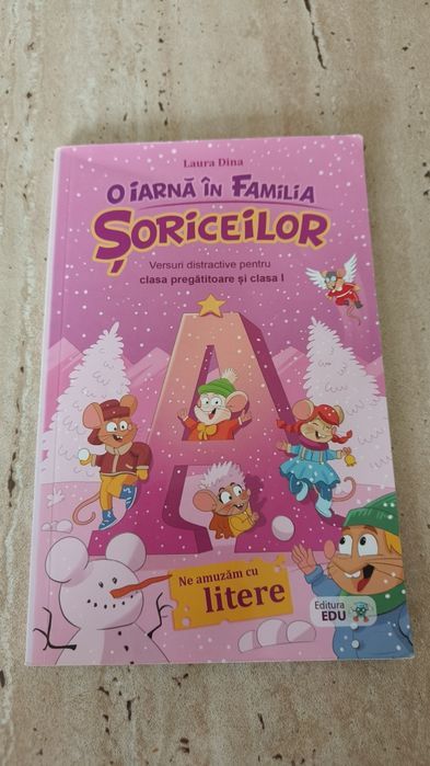 Carte O iarna in familia soriceilor