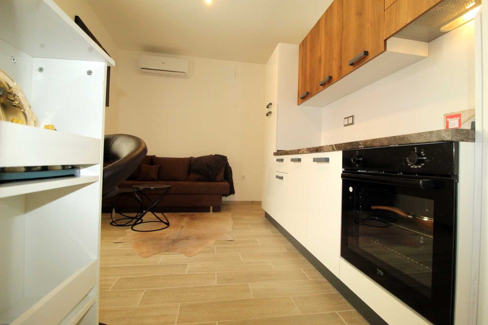 Дава се под наем Двустаен апартамент в Варна, Младост 1 - 42 кв.м за 498.27 € - Снимка #2