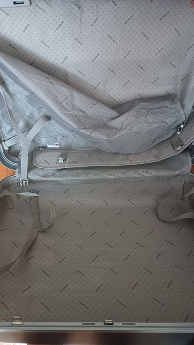 Продаю чемодан большого размера