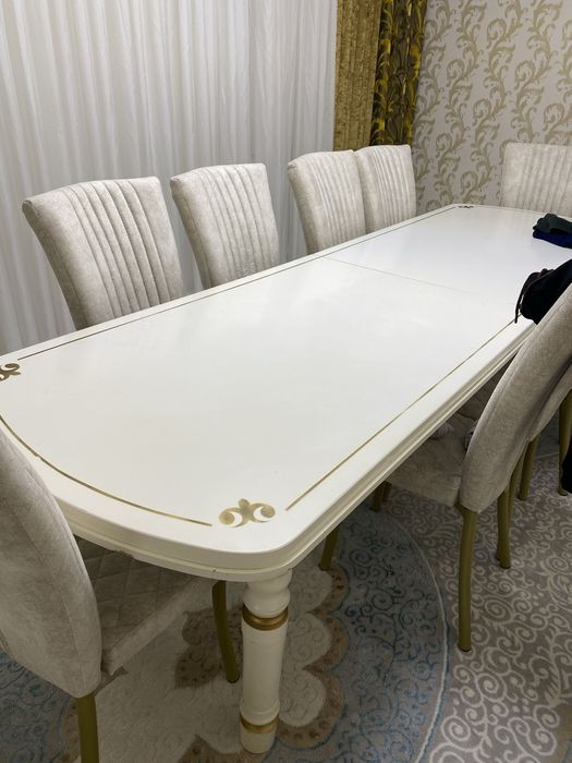 Продается стол в хорошем состоянии длина 3 метра