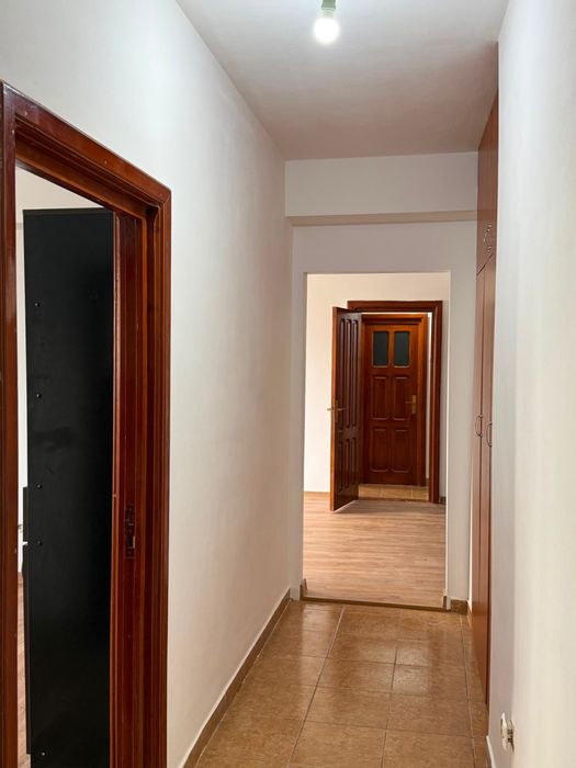 De vanzare apartament 3 camere Piata Daciei et 1