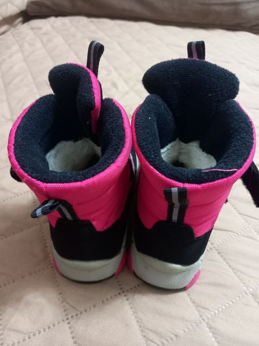 Продаётся детская зимняя обувь для девочек