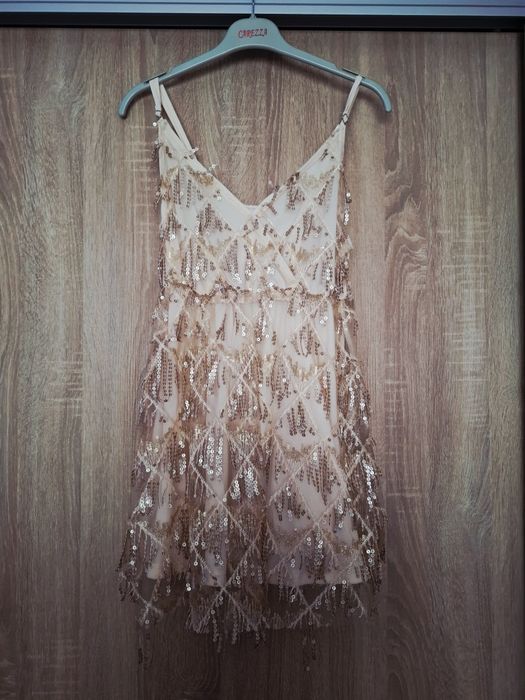 Rochie elegantă, scurtă, crem cu paiete