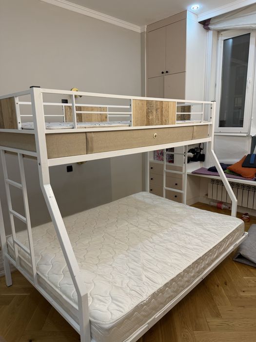 Продам двухъярусный кровать