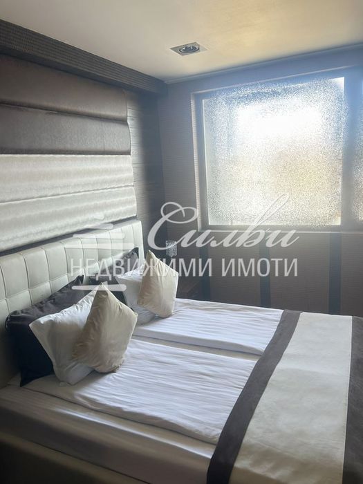 Продава се Тристаен апартамент в Шумен, Център - 125 кв.м за 1421 €/кв.м - Снимка #7