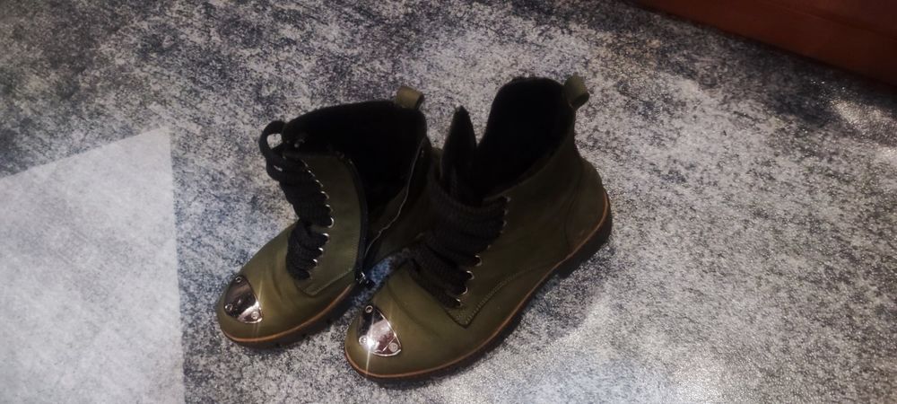 Продам ботинки демисезон