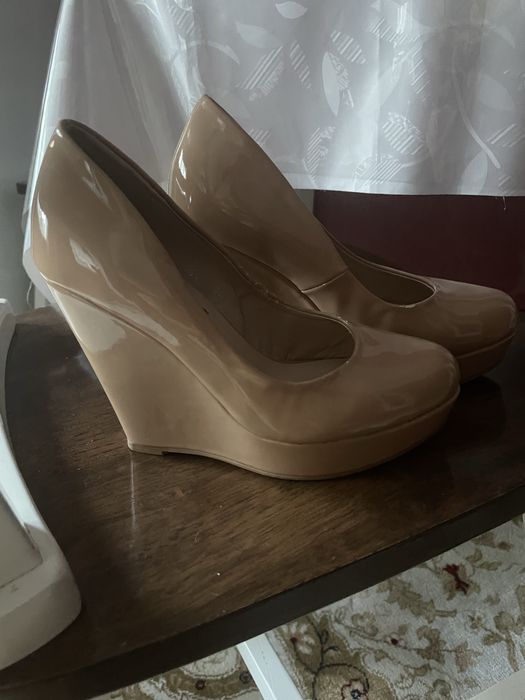 Продаются туфли женские