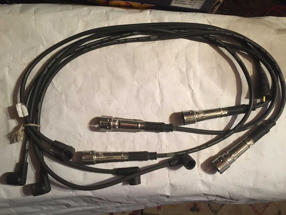 Garnitură chiulasă, fise bujii, delcou,curea,senzor MERCEDES W123,W124