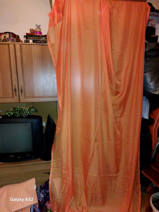 Продавам пердета