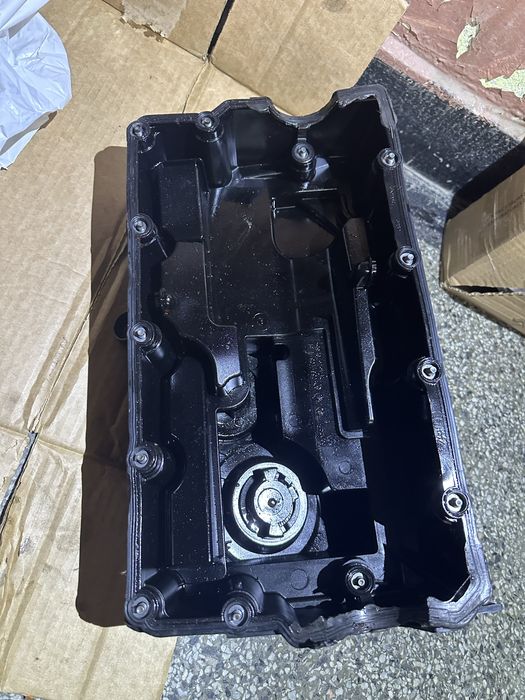 Капак на клапани с капачка и вграден PCV клапан за VW 1.9 TDI BLS