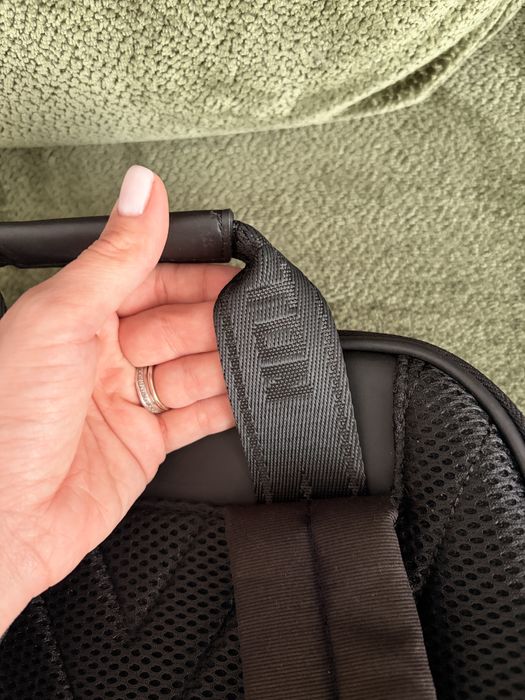 Rucsac negru impecabil