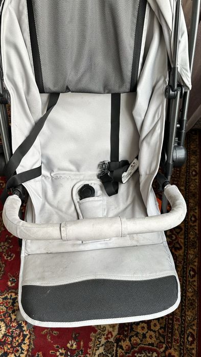 Продам прогулочную коляску