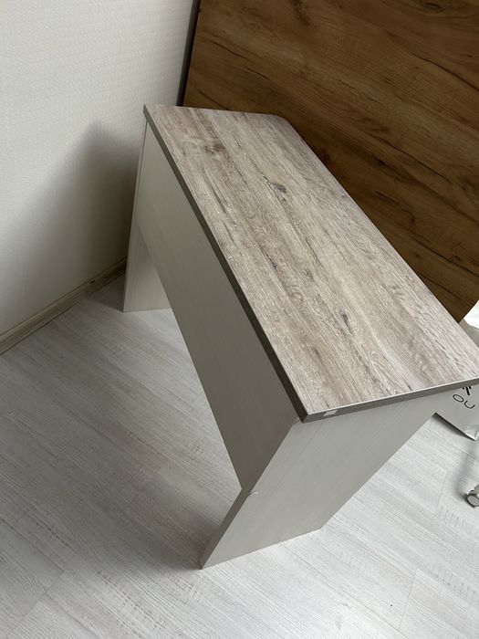 продам стол  б/у