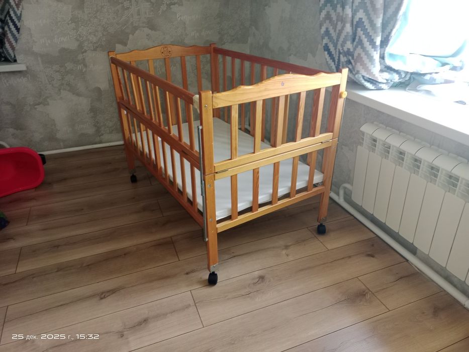 Продам детскую кроватку