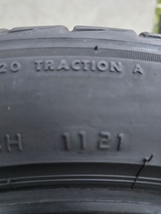 Vând patru anvelope de vara Bridgestone  225 50 18 /  255 45 18  dot 1121