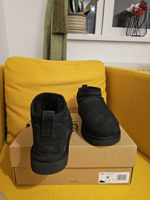 Vand UGG mini dama,negre, marimea 41