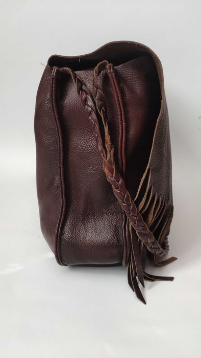 Мека дамска чанта от естествена кожа в "бохо стил" с ресни