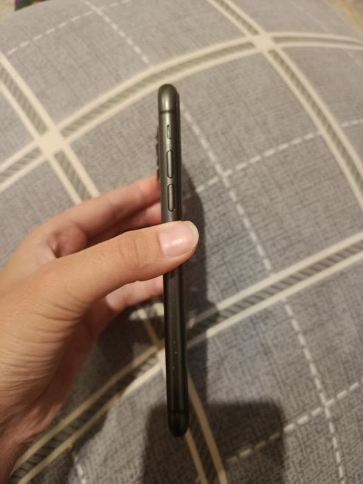 Продаю iPhone 11