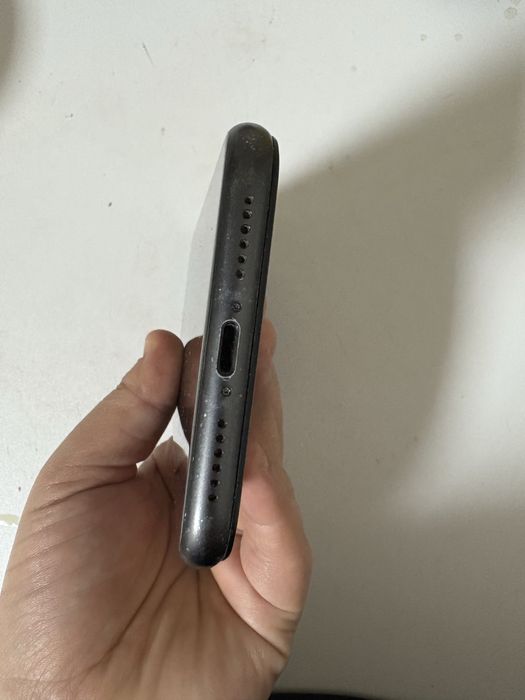 Айфон 11 64 гб .