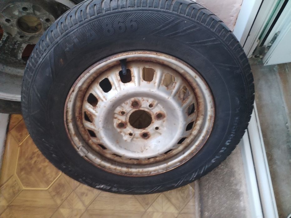 Vand janta cu anvelopa de iarna stare buna
