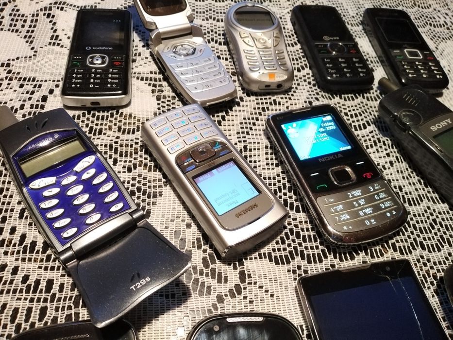Стари телефони Nokia и други