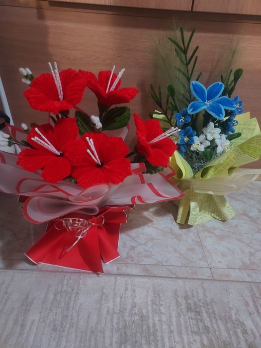 Букети от ръчно направени цветя