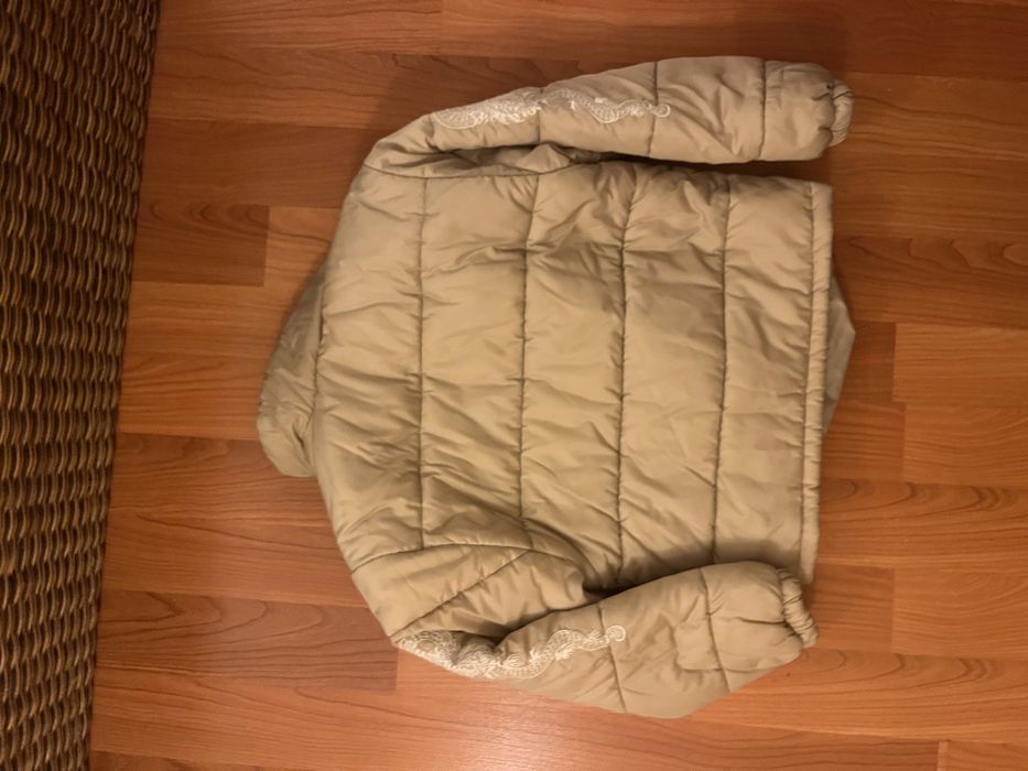 Geaca cu maneci brodate