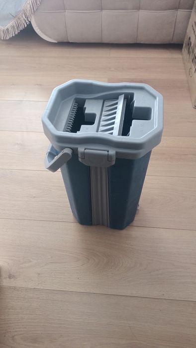 Ведро мойки полов продаётся