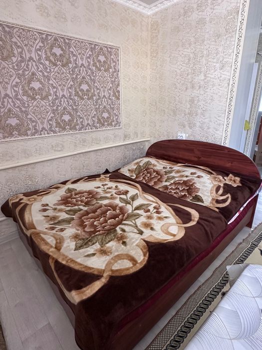 Төсек сатылады. Матрасымен.