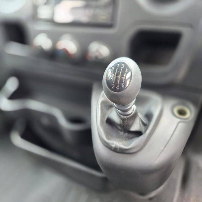 Dezmembrez bus duba marfa M9T-870 2.3 dci 6+1T Opel Movano B 2.3 dci M